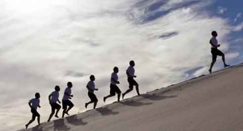 0-750782562-runners-pano