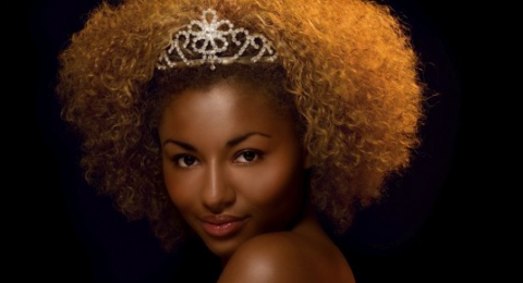 0-919931361-womanwithtiara