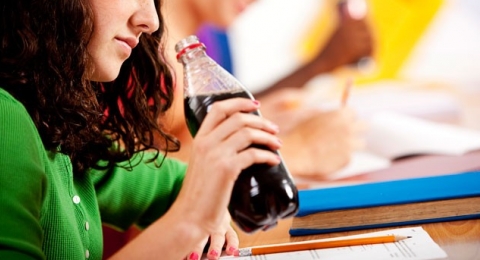 0-984649228-drinking-soda