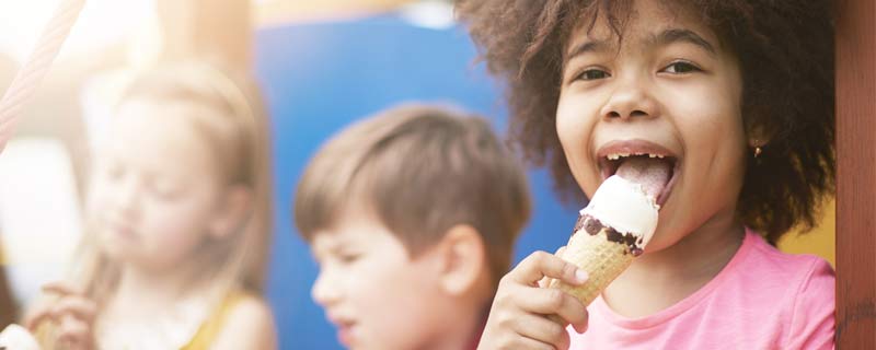 kid-eating-ice-cream