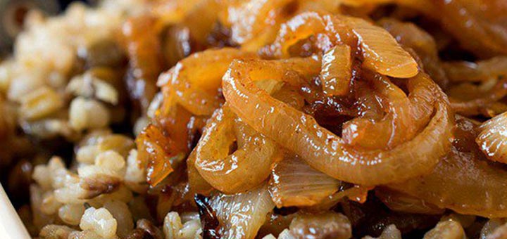 Brown Rice And Lentils Topped With Caramelized Onions