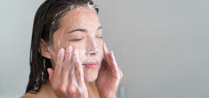 woman-washing-face