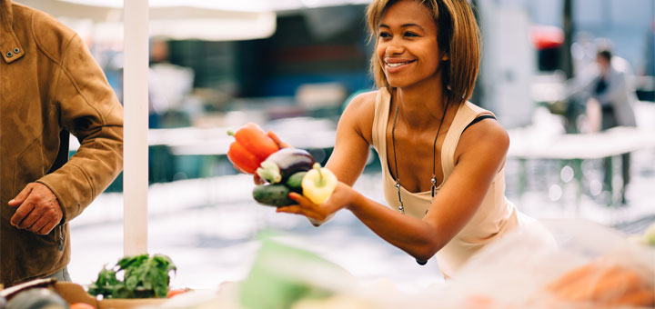 black-woman-buying-produce