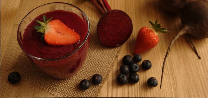 Get Healthy With This Berry Beet Detox Smoothie