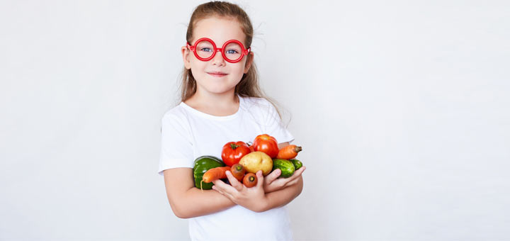 glasses-girl-with-veggies