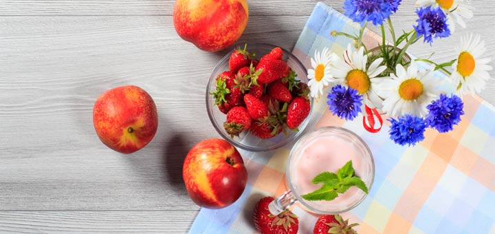 strawberry-nectarine-smoothie