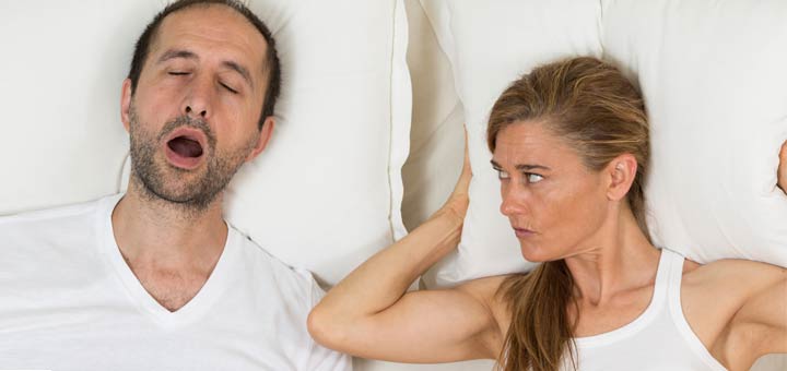 frustrated-woman-cant-sleep