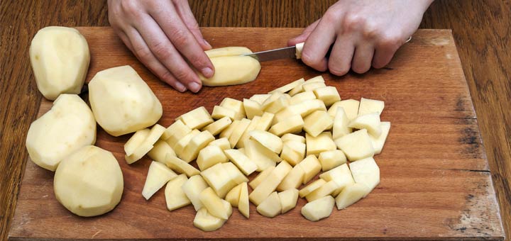 cutting-potatoes