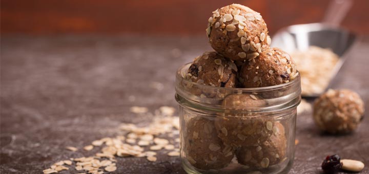Vegan Gingerbread Energy Bites