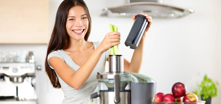 asian-woman-juicing-celery