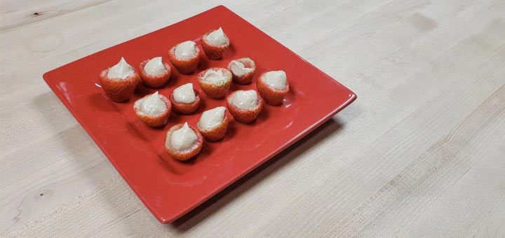 strawberries-stuffed-raw-cheesecake