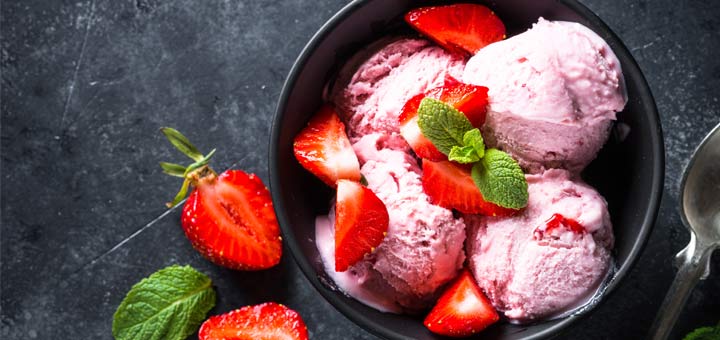 3 Ingredient Raw Strawberry Ice Cream