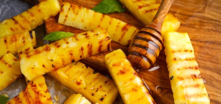 Grilled Pineapple With A Cinnamon Honey Drizzle