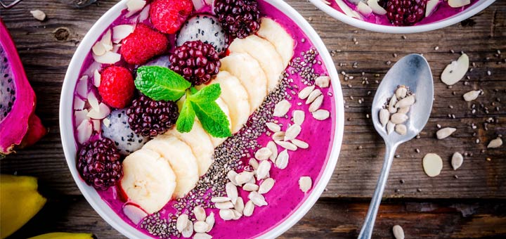 Dragon Fruit Smoothie Bowl