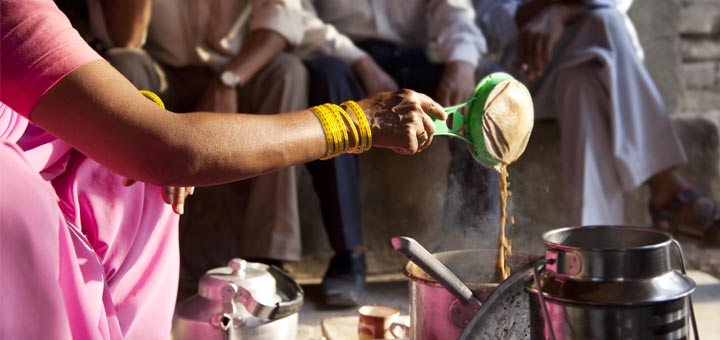 indian-woman-pouring-chai-tea