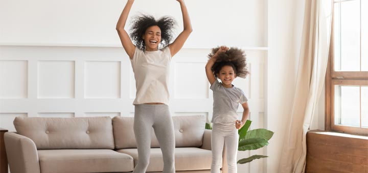 jumping-mom-and-daughter