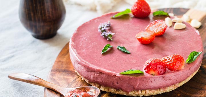 raw-strawberry-cheesecake
