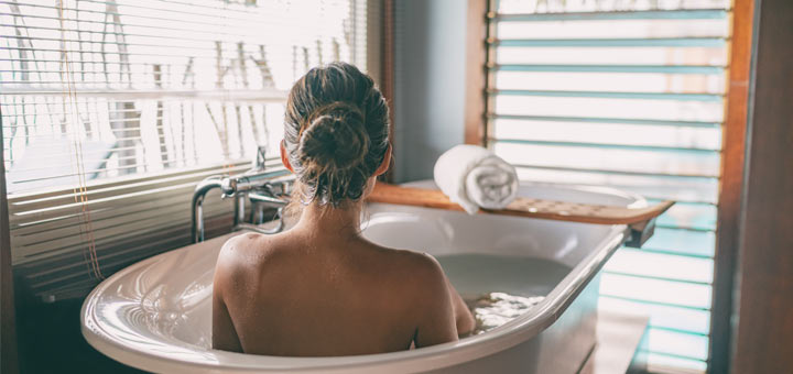 spa-bath-woman