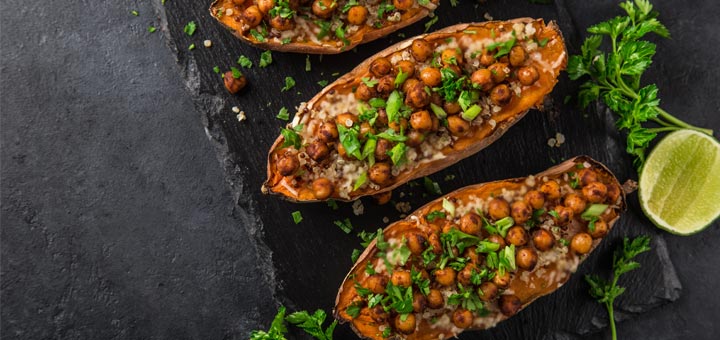 Sweet Potatoes Stuffed With Kale And Chickpeas
