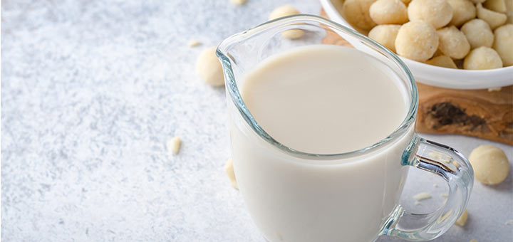 Raw Macadamia Nut Milk