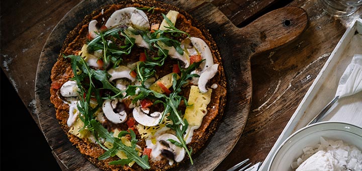 Raw Pizza With Red Pepper Flax Crust