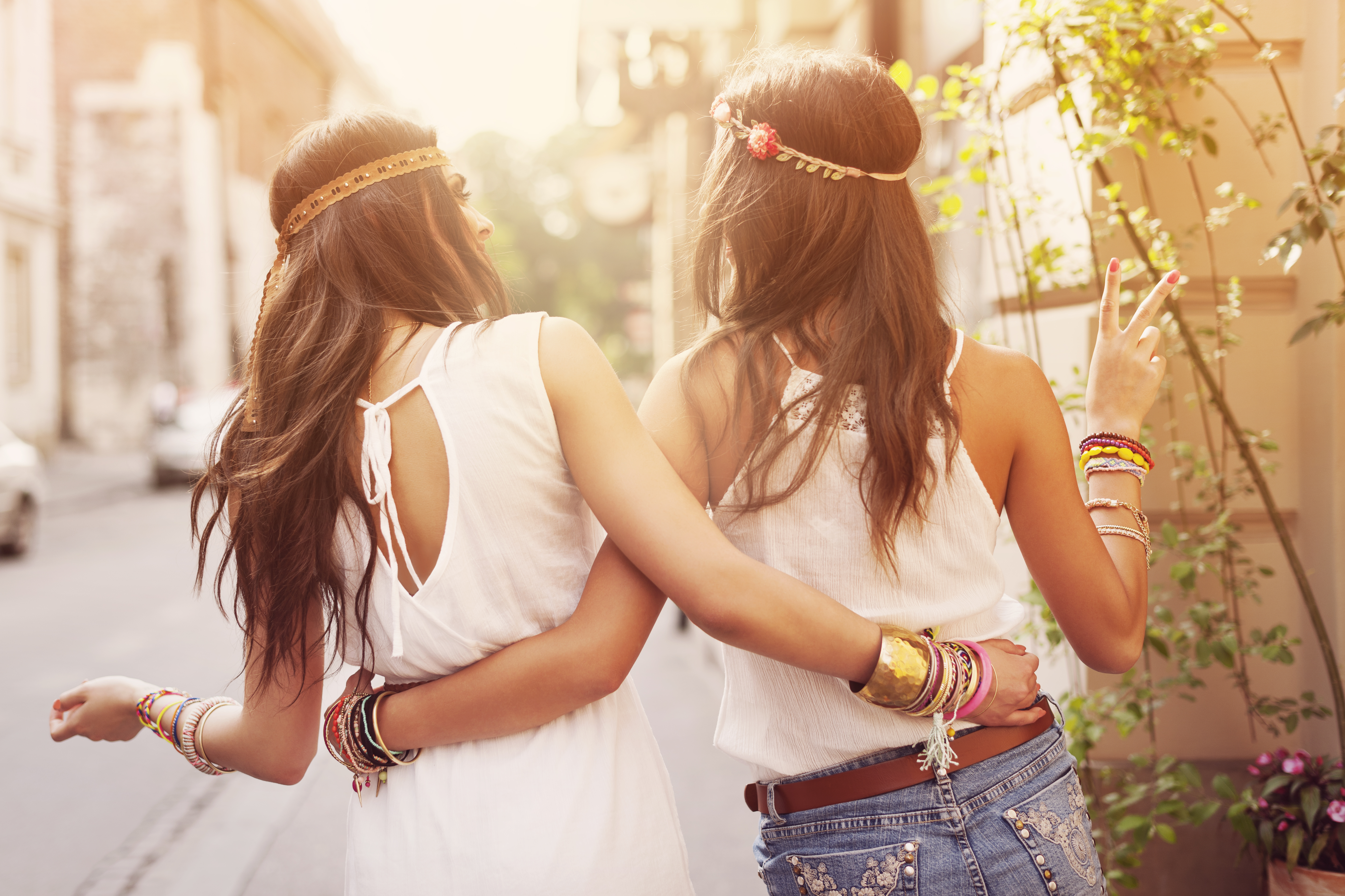 How to dress shop like a hippie woman