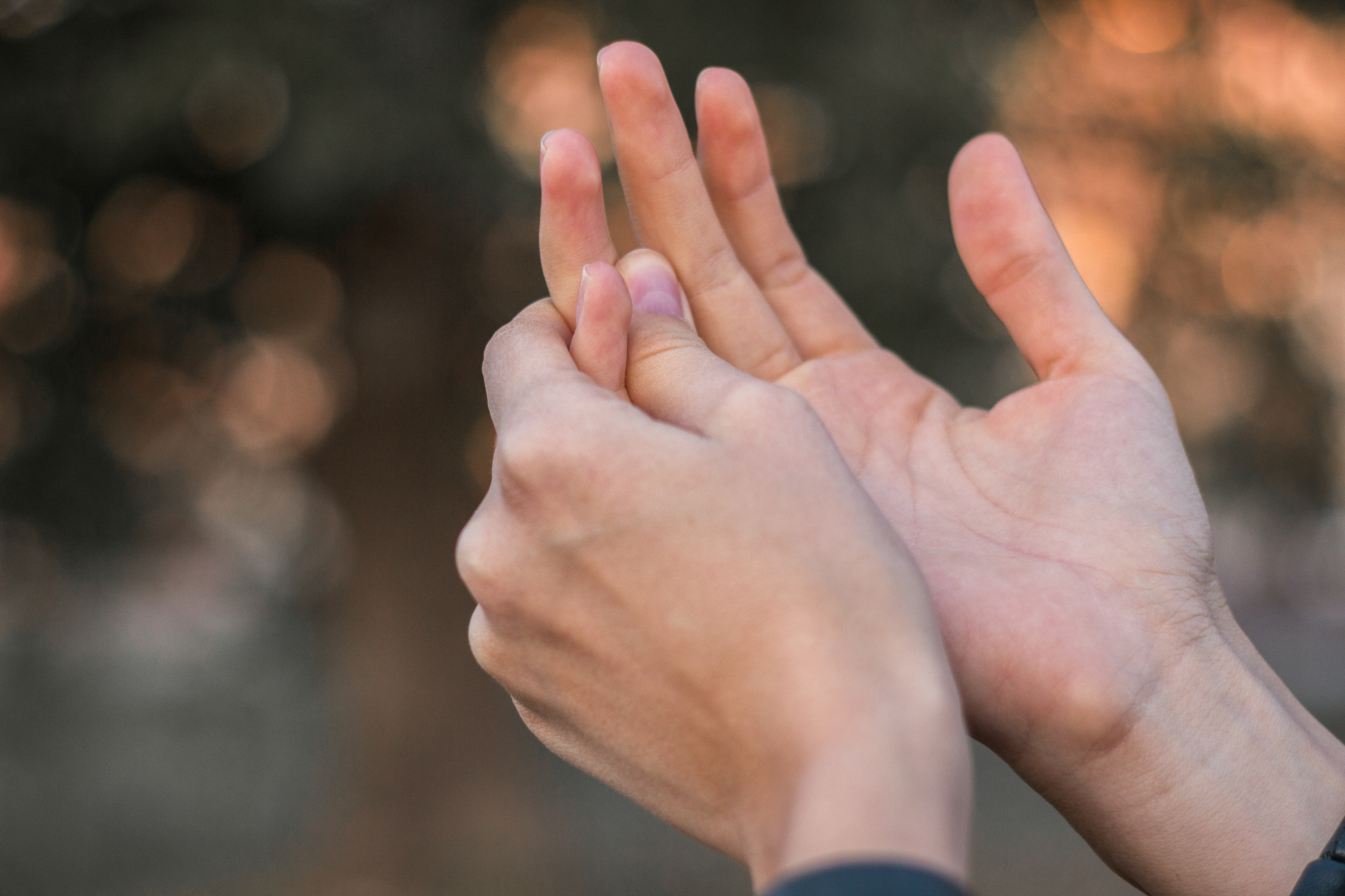 Ways to Exercise With a Broken Finger | livestrong