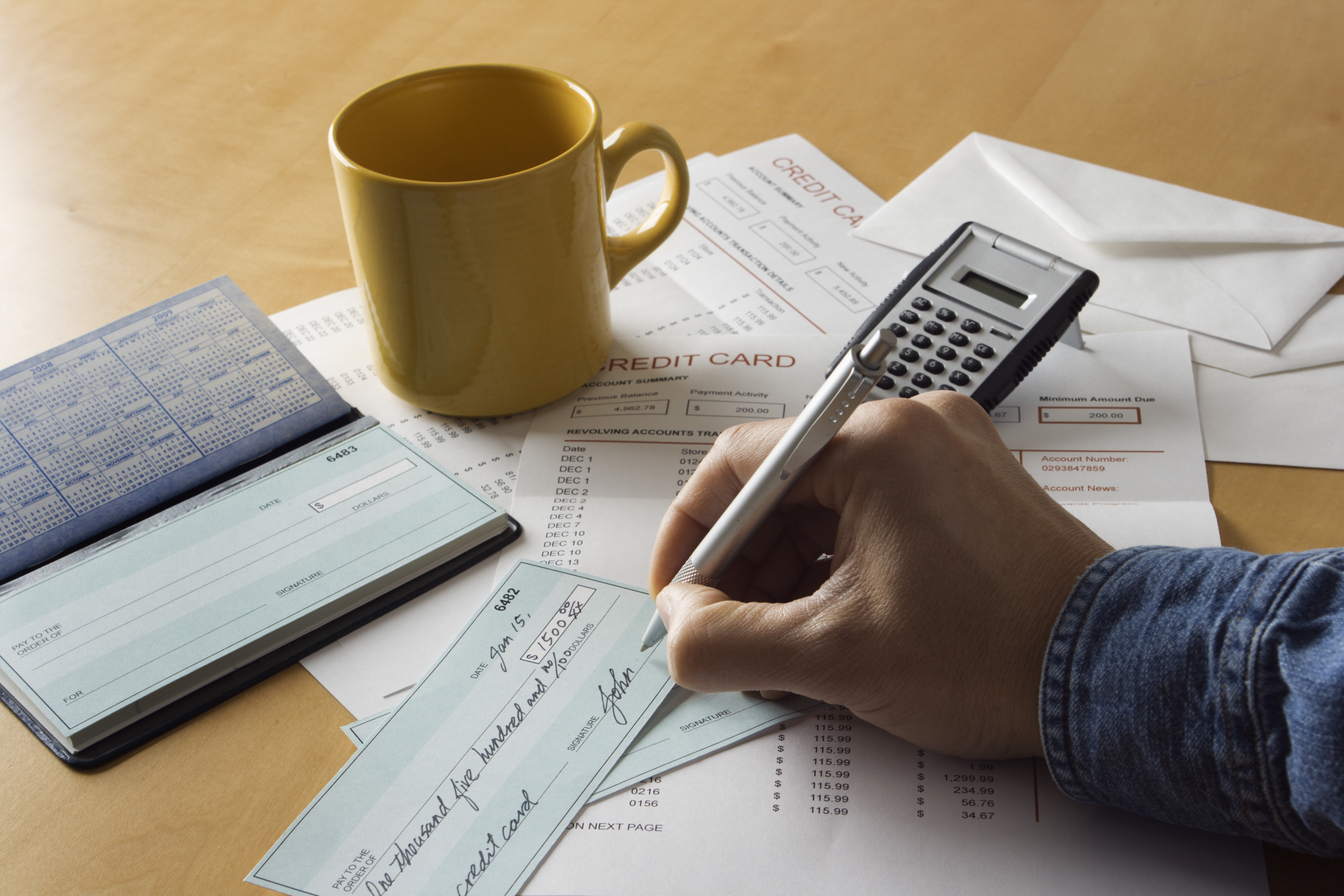 Am I Responsible for Pending Charges if I Cancel a Credit Card?