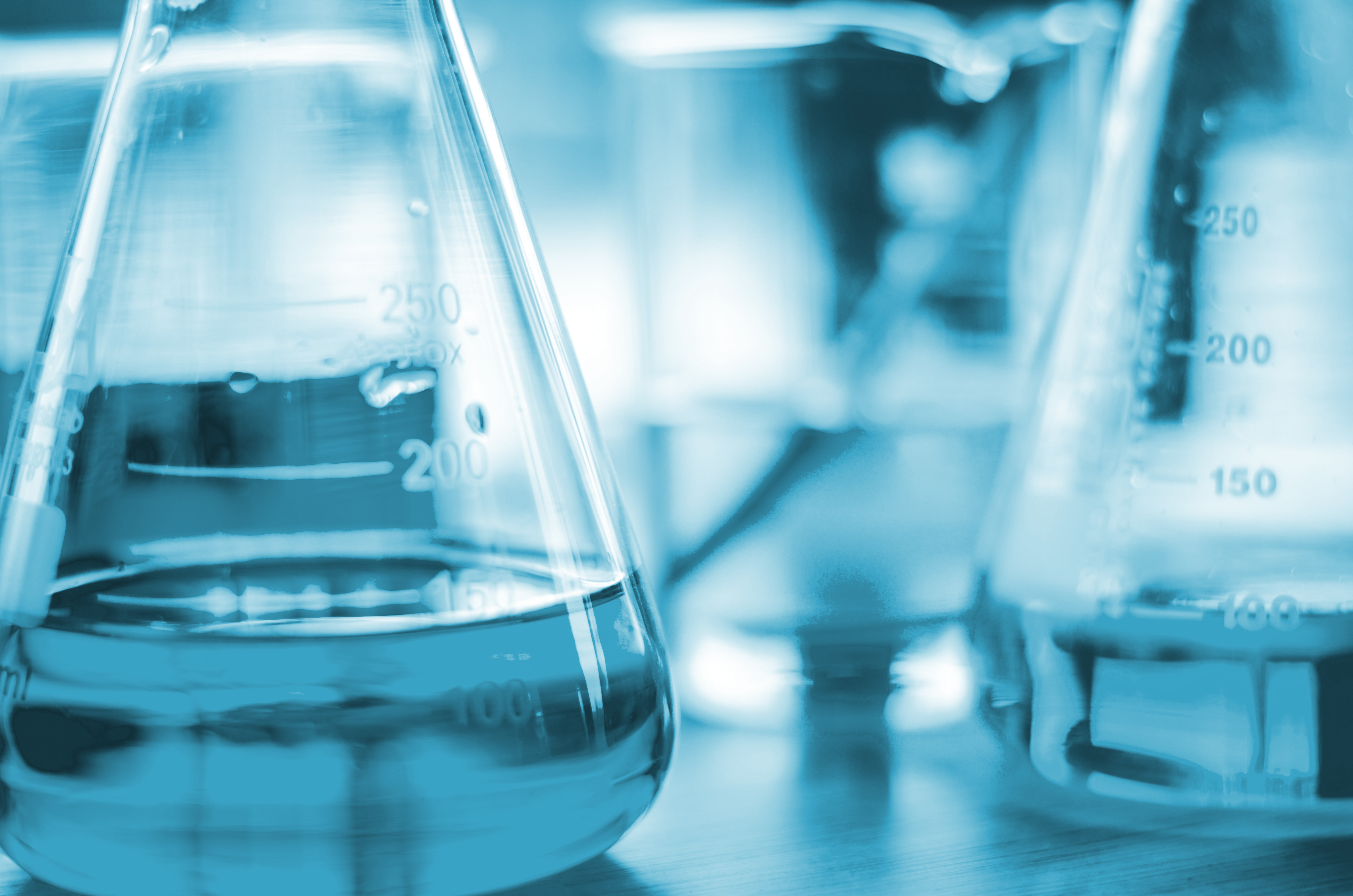 reacting magnesium with hydrochloric acid