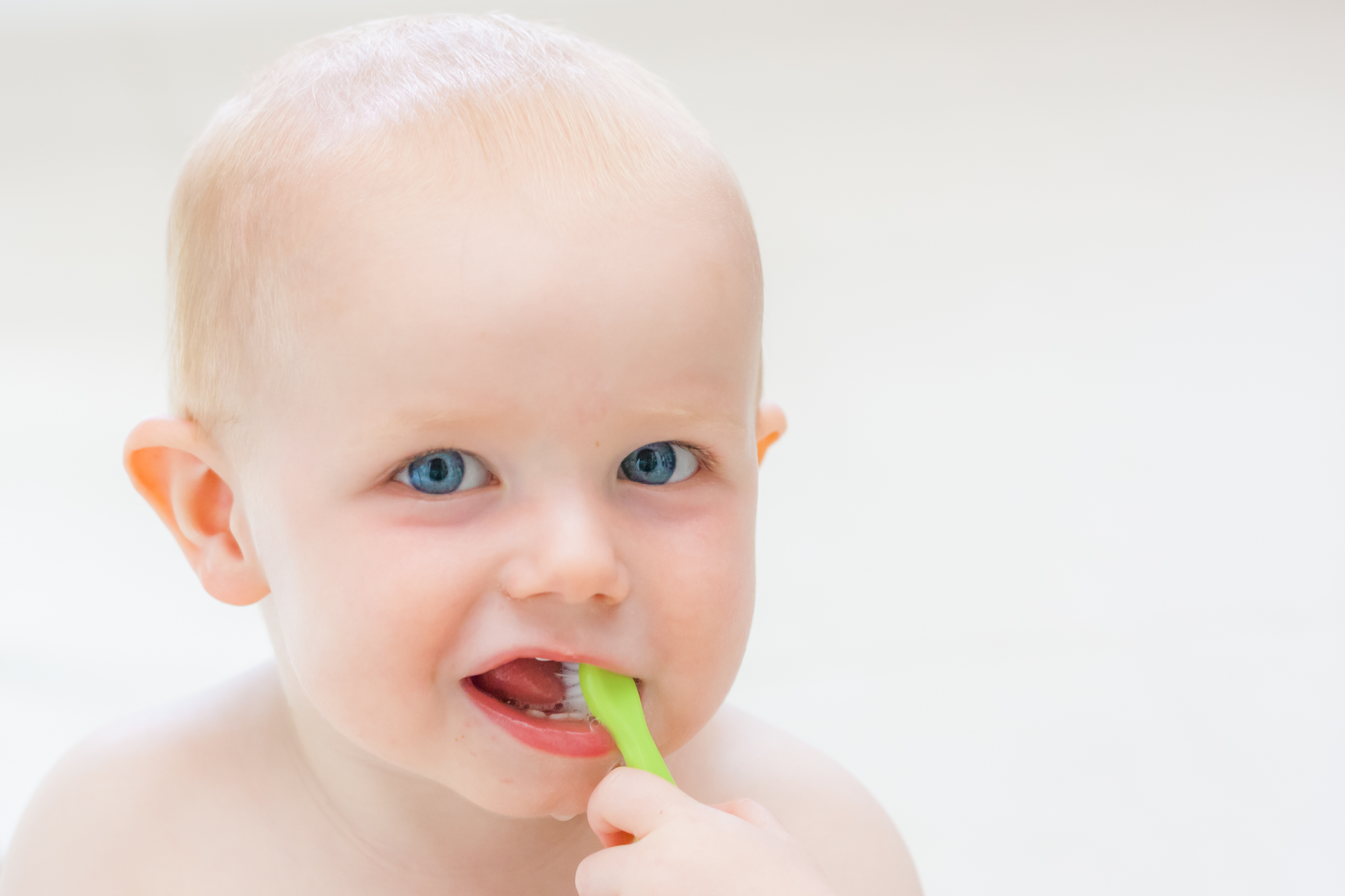 brushing infant teeth