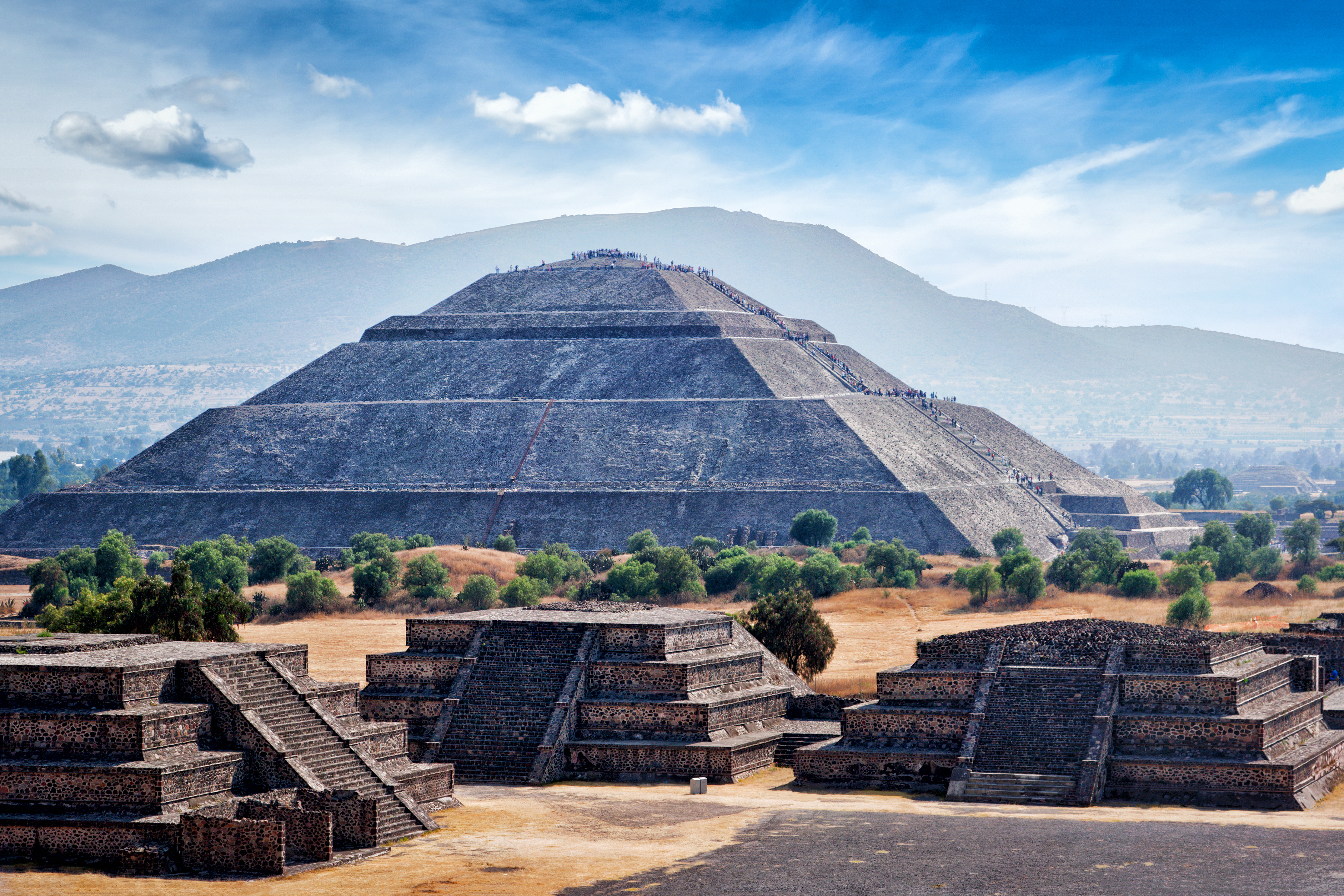 ancient aztec pyramids