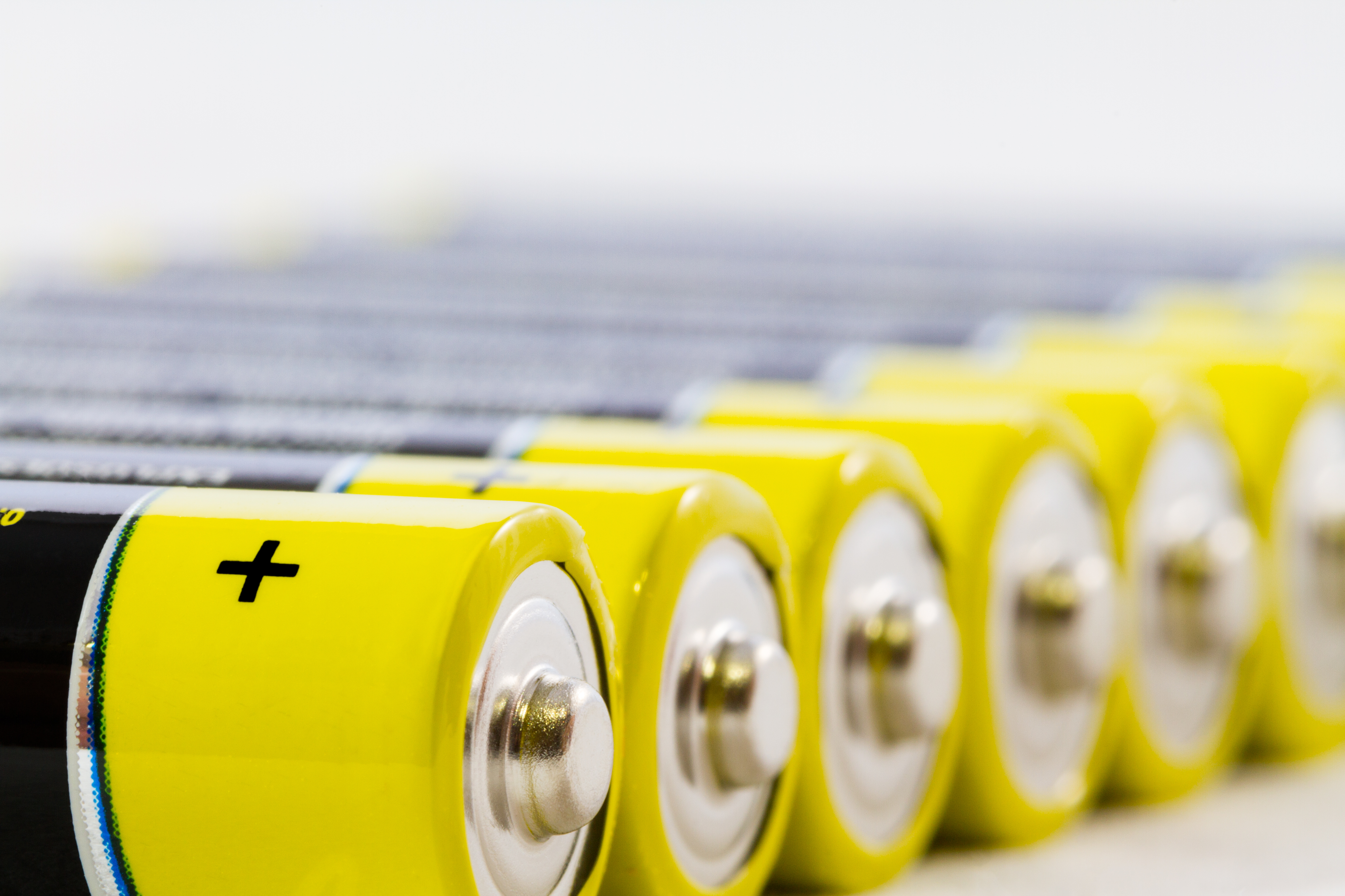 How Many Amps Is A 9 Volt Battery? (With Its Watt & Usage