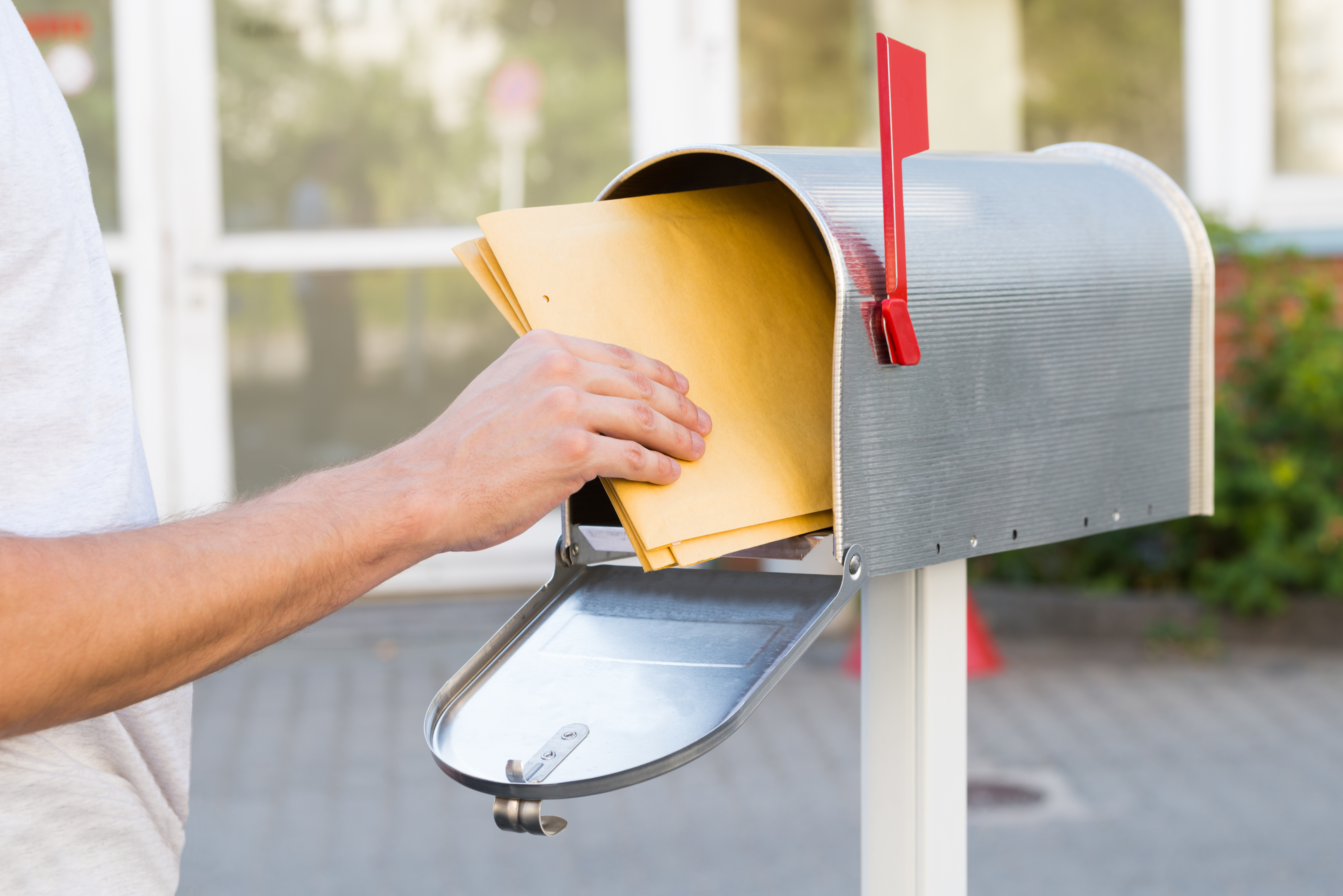 Is it Illegal to Open Someone&rsquo;s Mailbox? | Legal Beagle