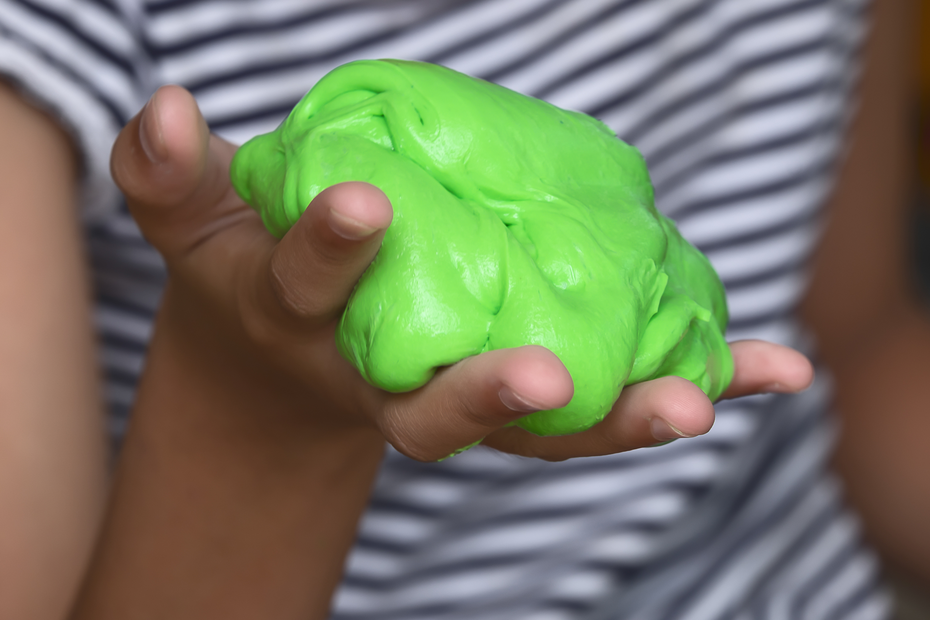 How to Make Slime for Kids Without Borax, Food Coloring and White Glue