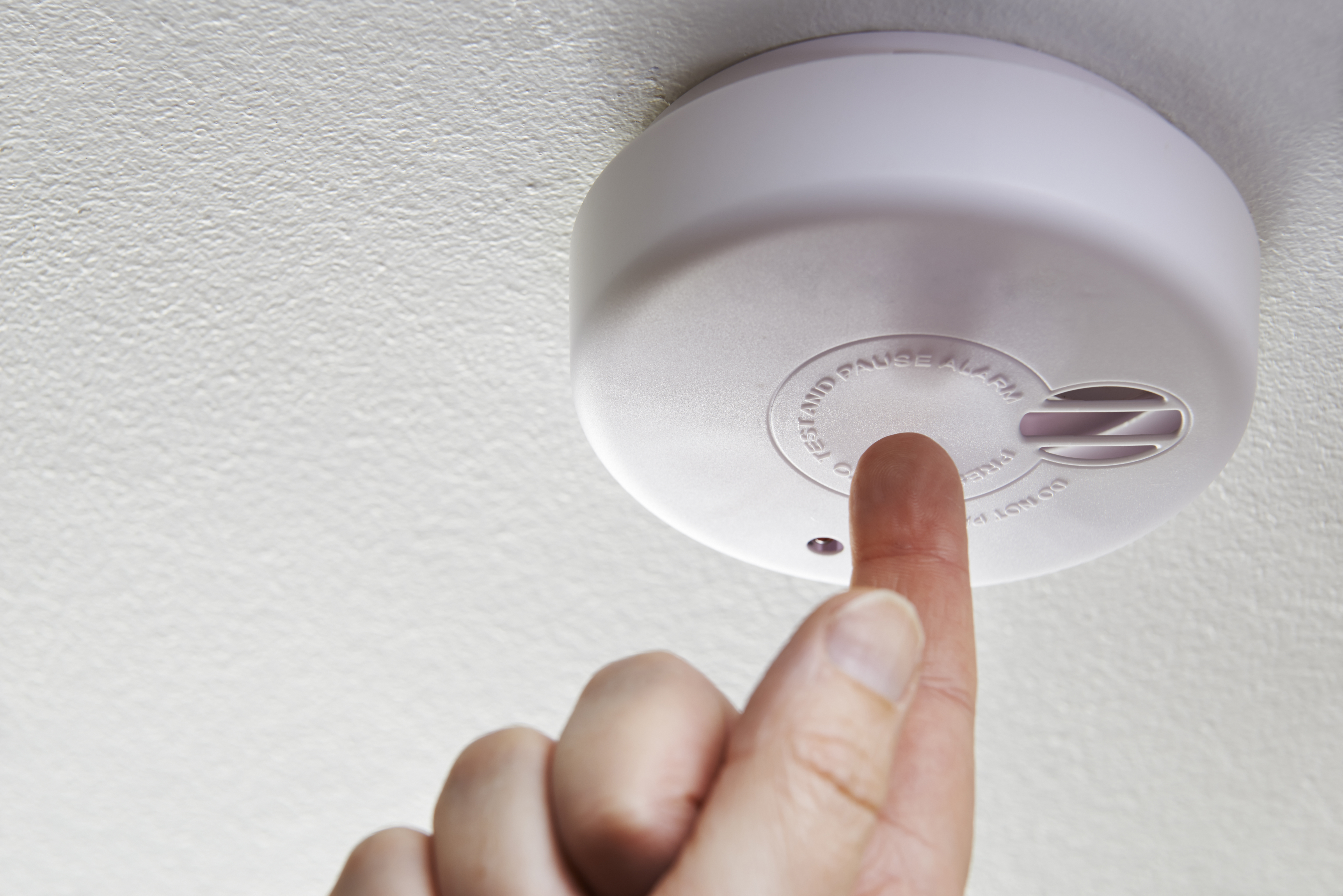 How To Stop A Smoke Alarm From Beeping Hunker