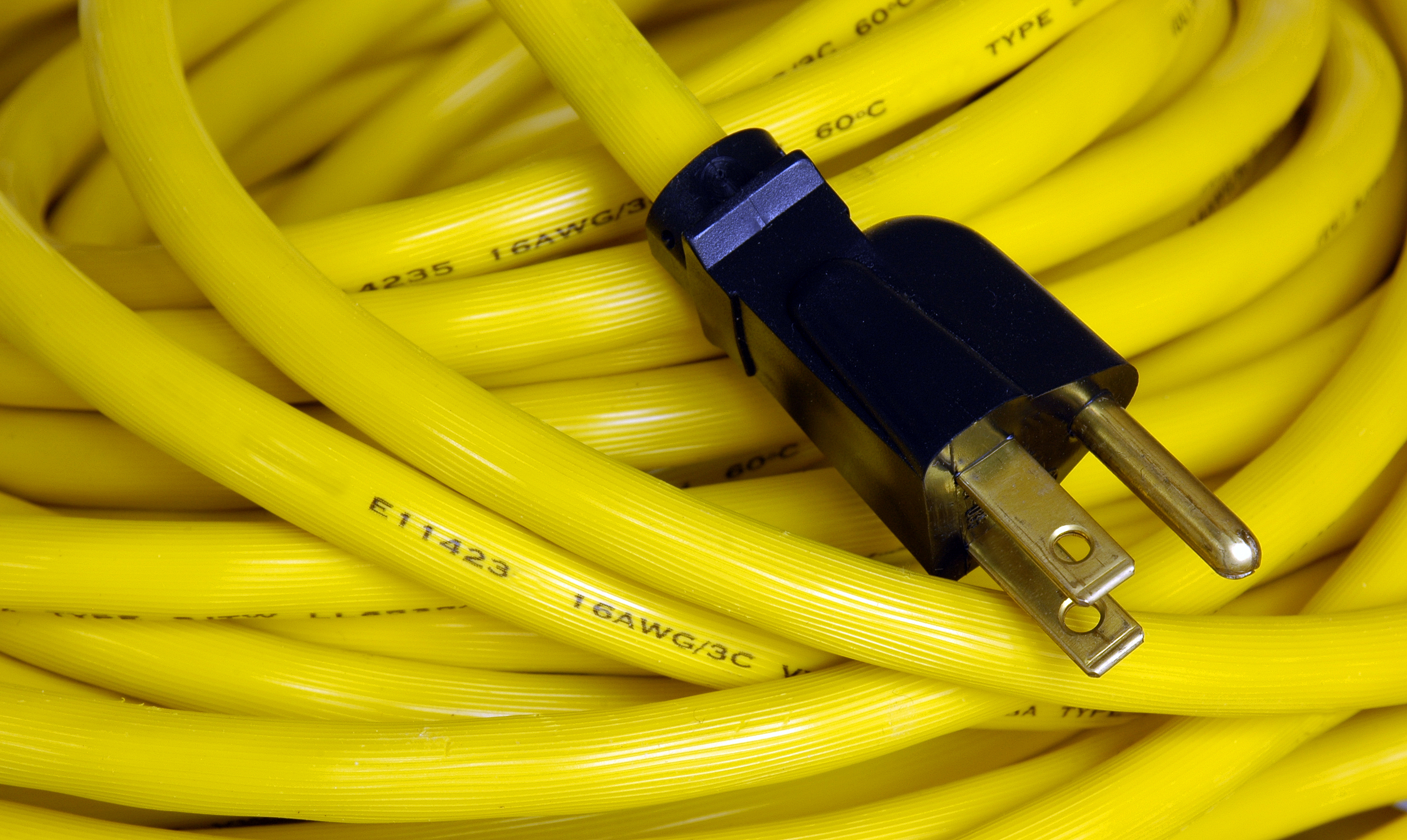 What Are the Parts of an Extension Cord? | Hunker