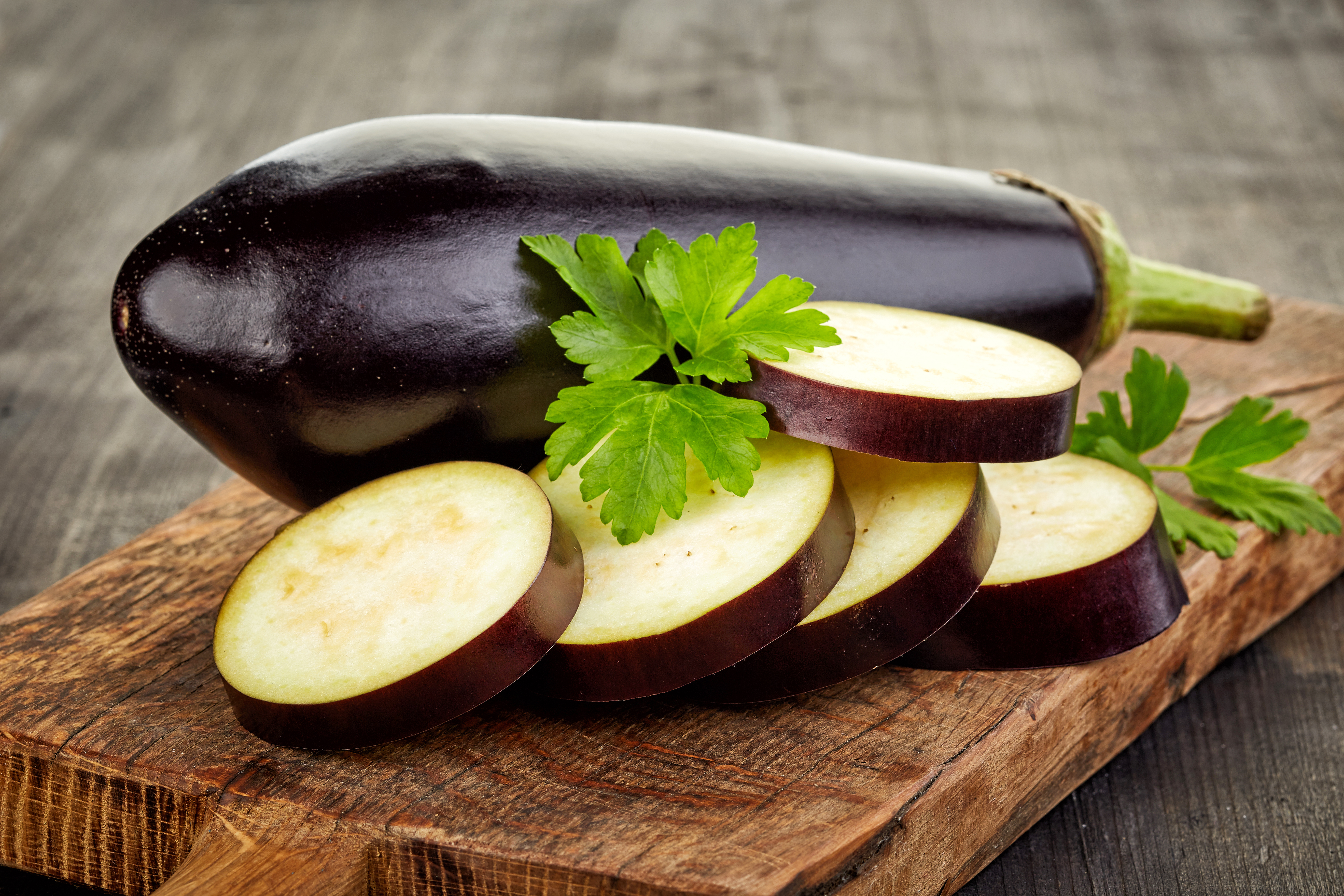 Cut Greens With Sharp-edged Eggplant Slicer 