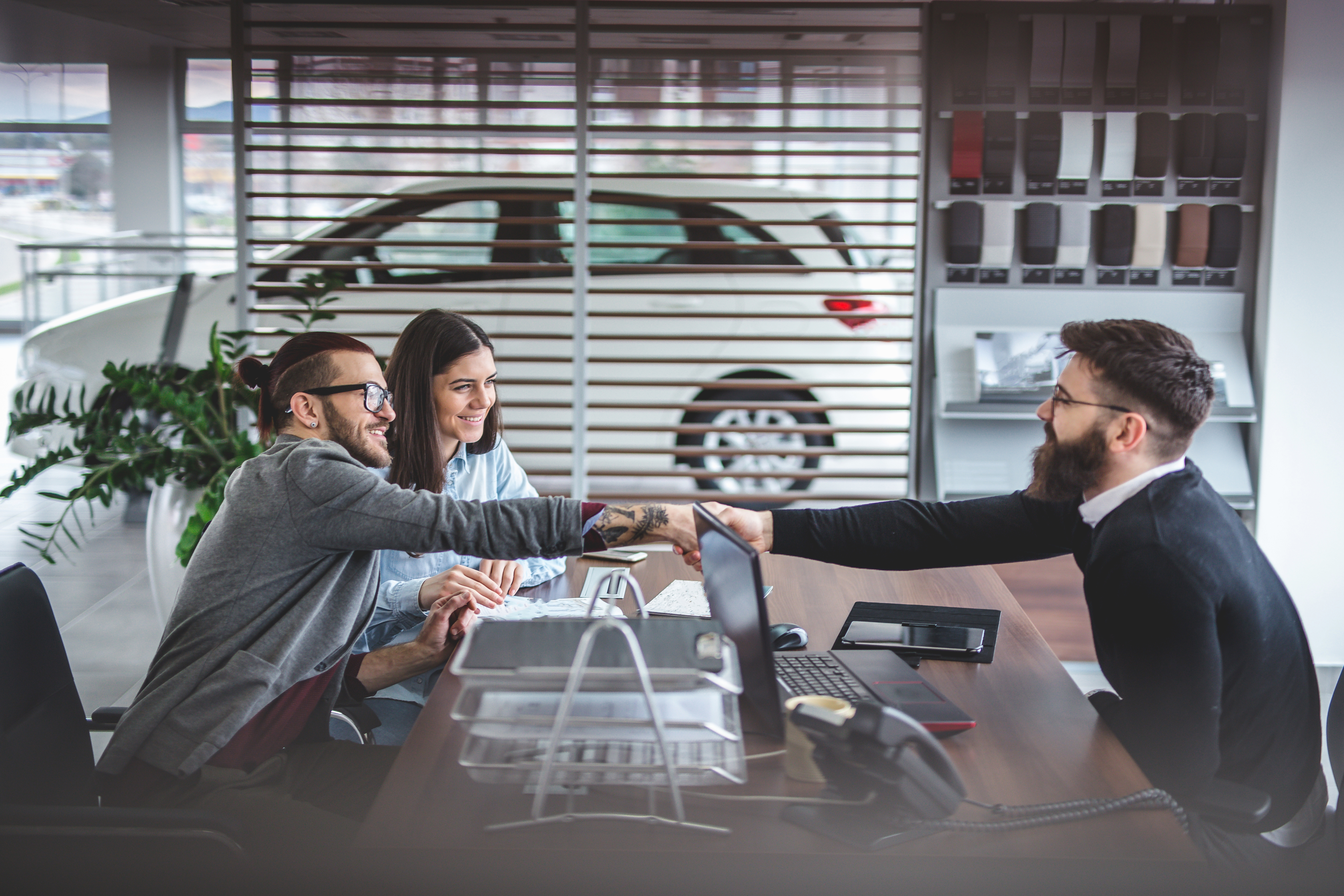 How Much Commission Does A Salesman Make On A New Car