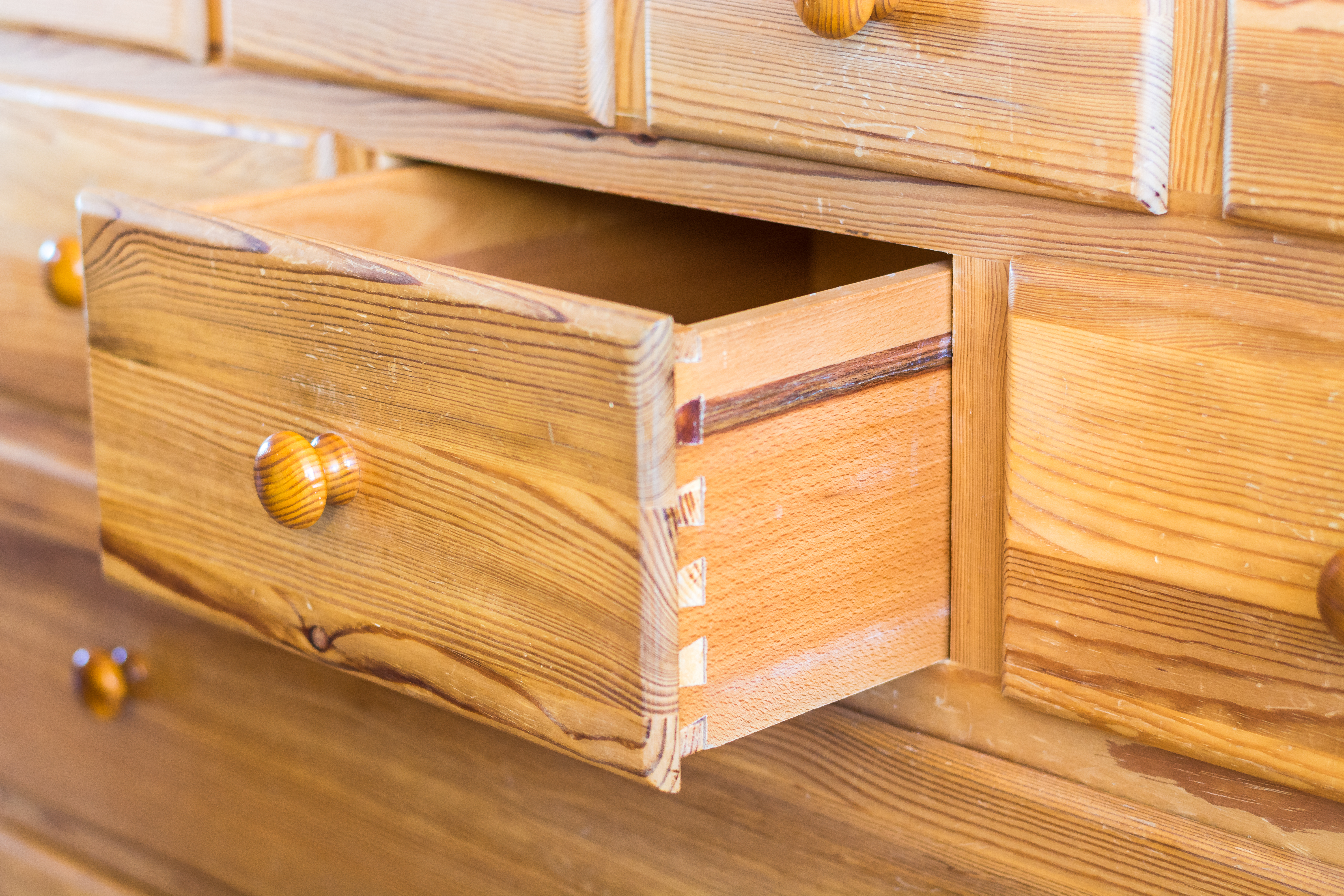 How To Get Rid Of The Wood Smell In Dresser Drawers