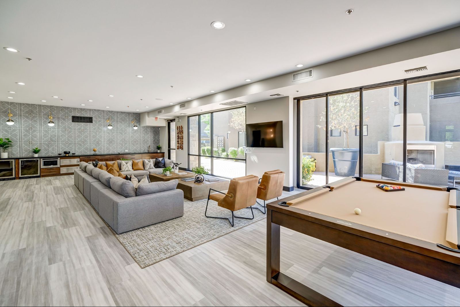 Clubhouse lounge and billiards table at Spectra on 7th South.