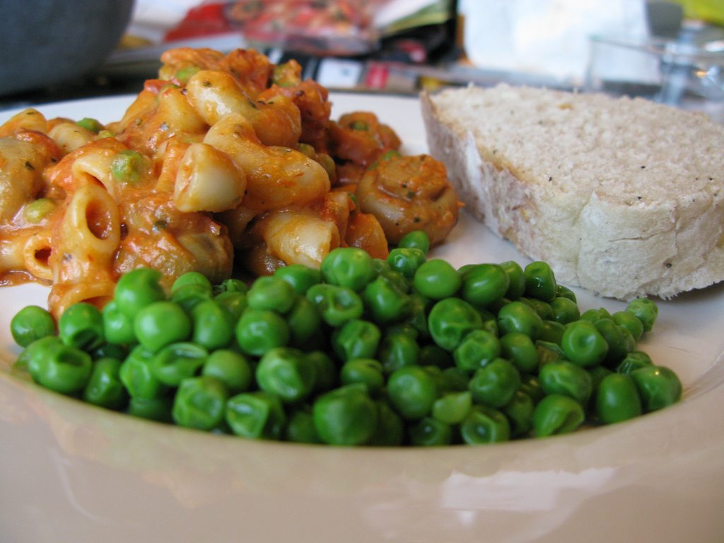 Vodka Pasta with Ham & Peas
