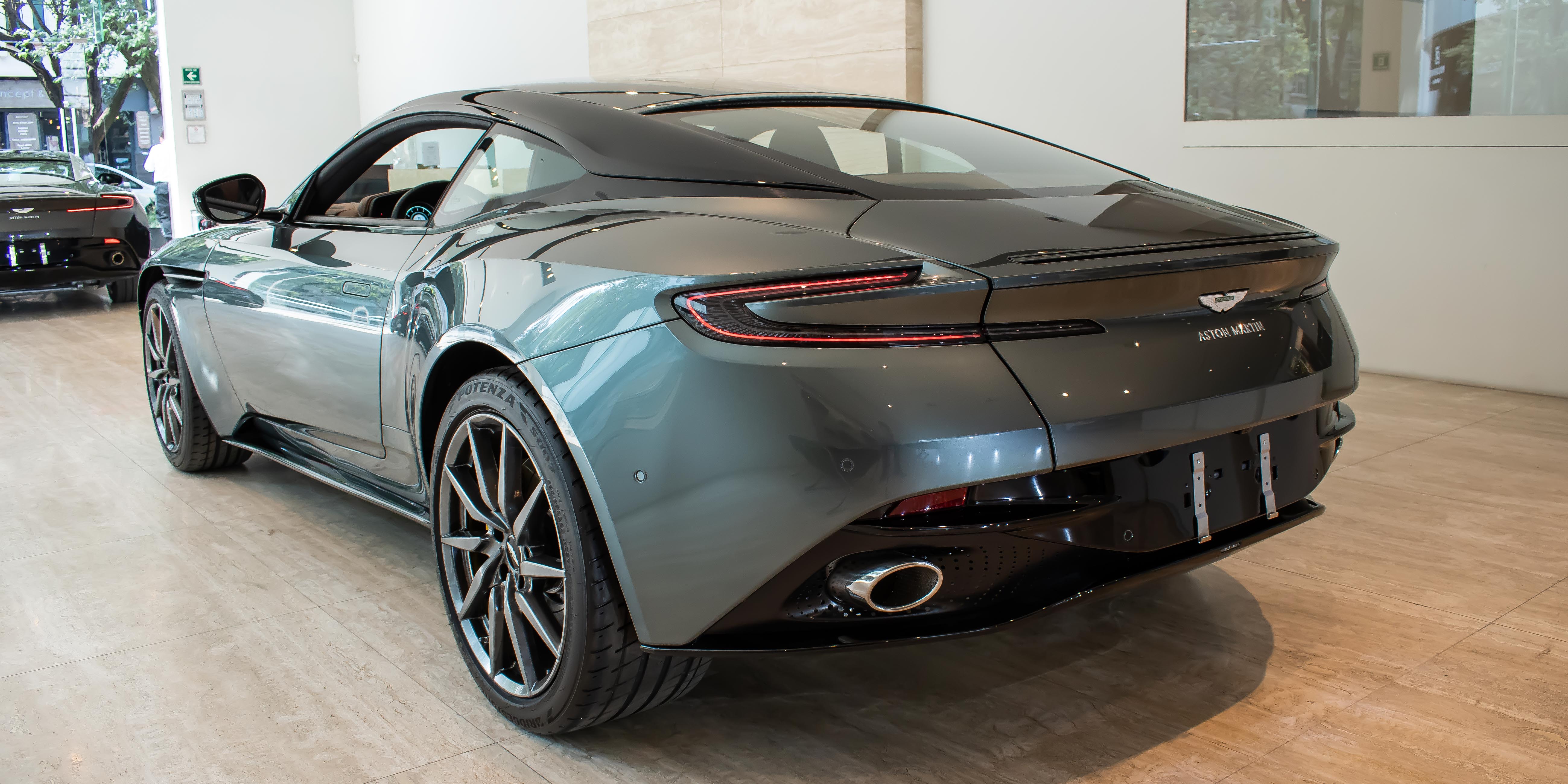 Aston Martin DB11 V8