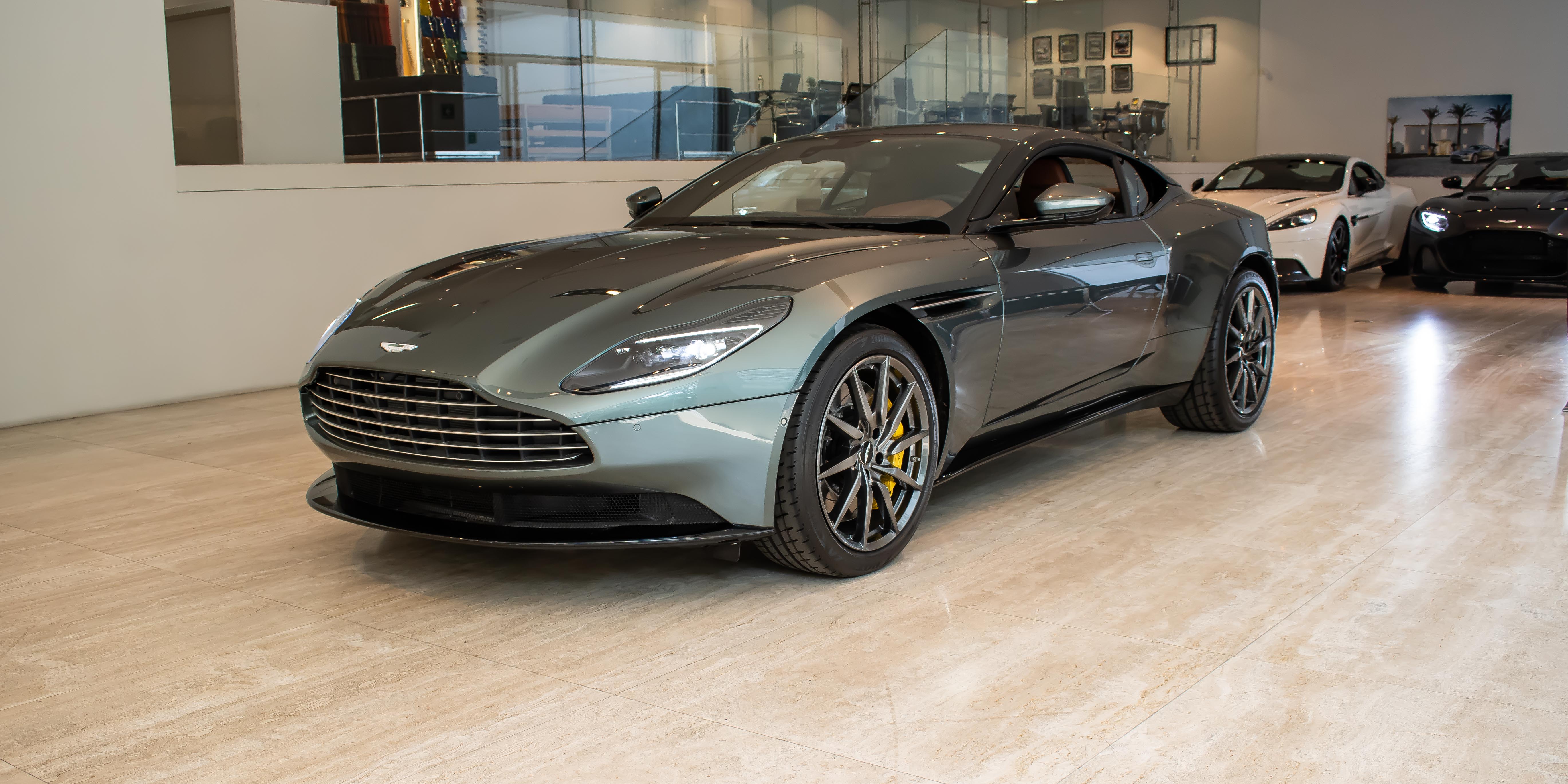 Aston Martin DB11 V8