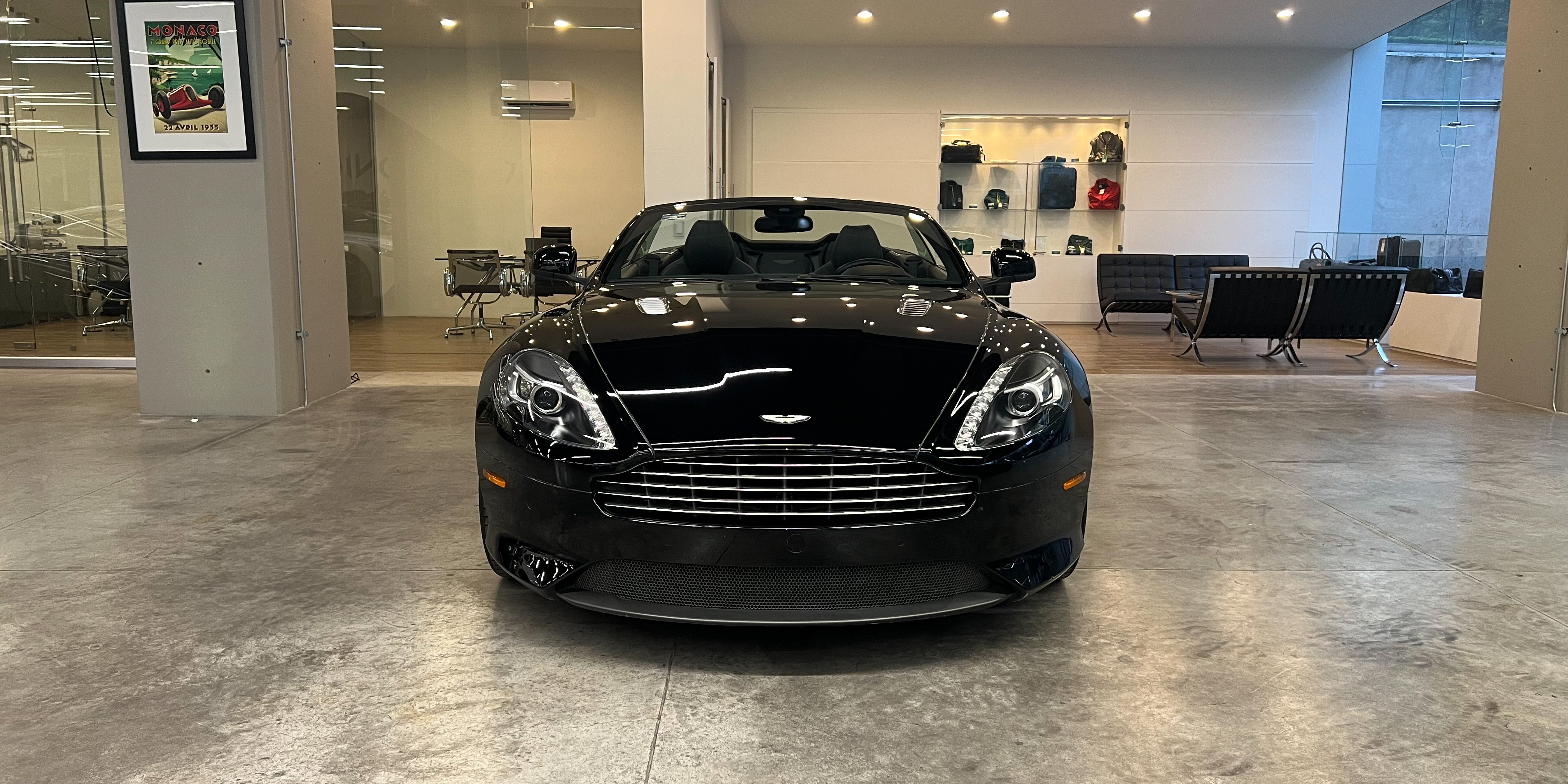 Aston Martin DB9 Volante