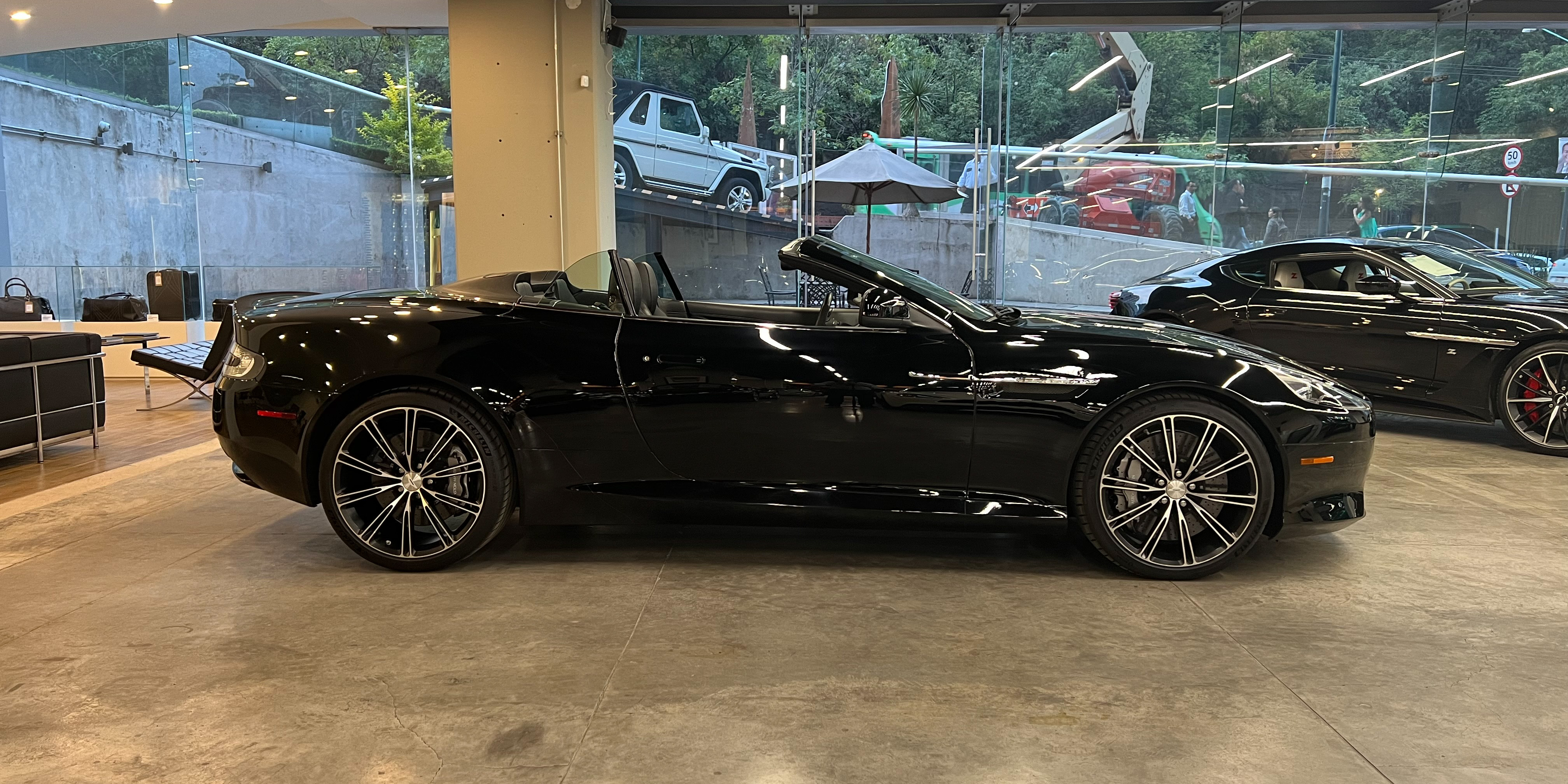 Aston Martin DB9 Volante