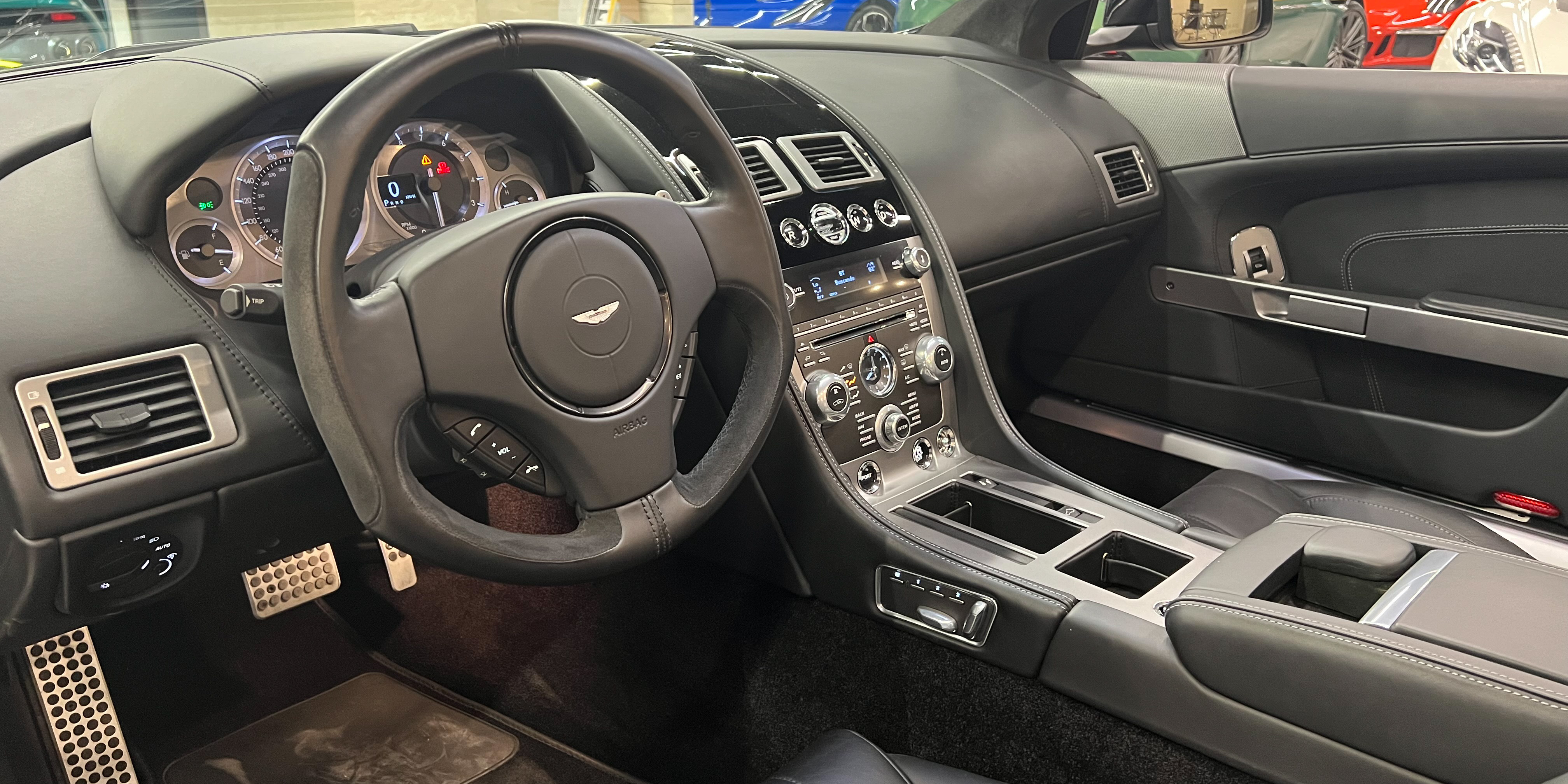 Aston Martin DB9 Volante