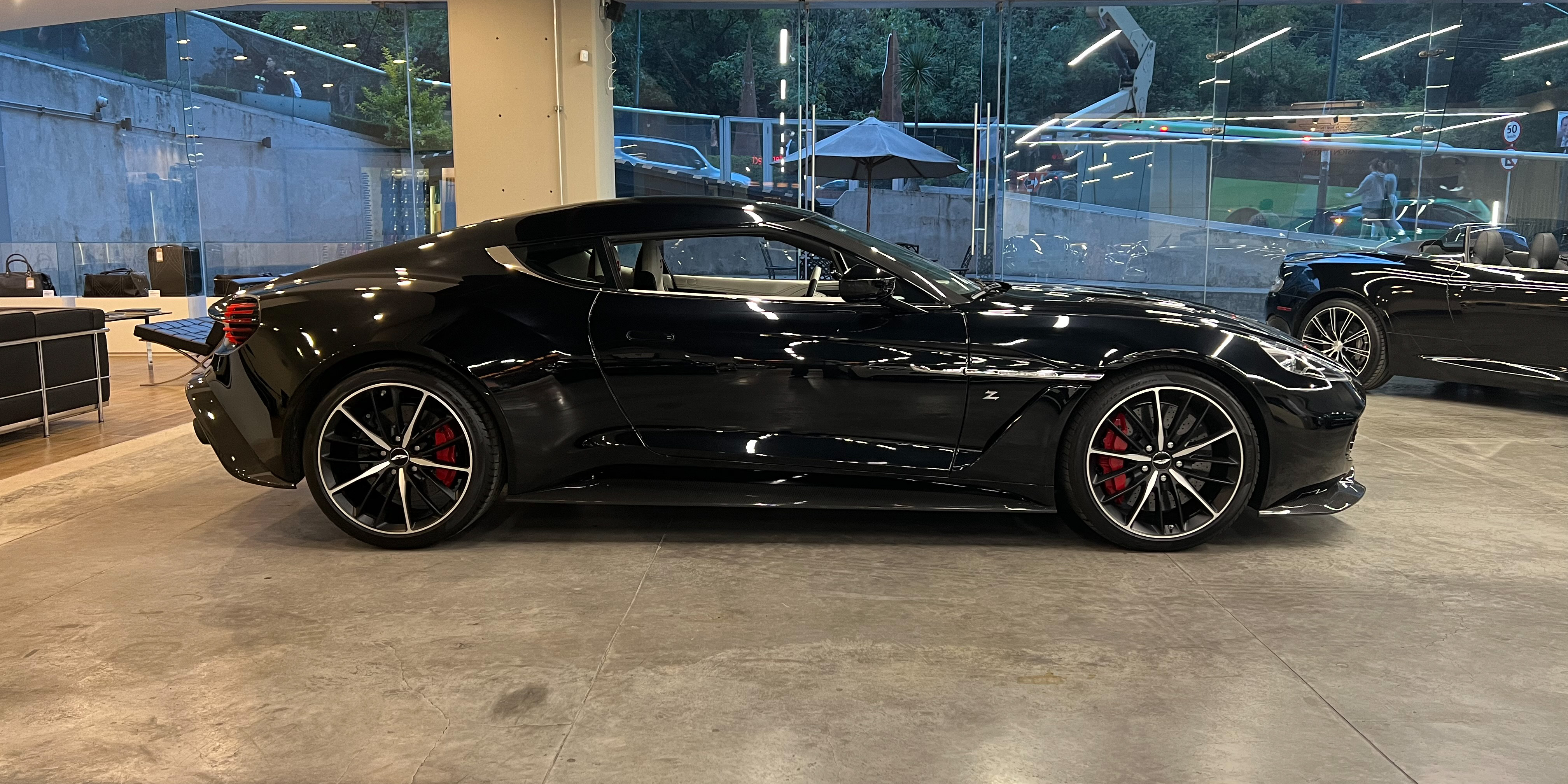 Aston Martin Vanquish Zagato