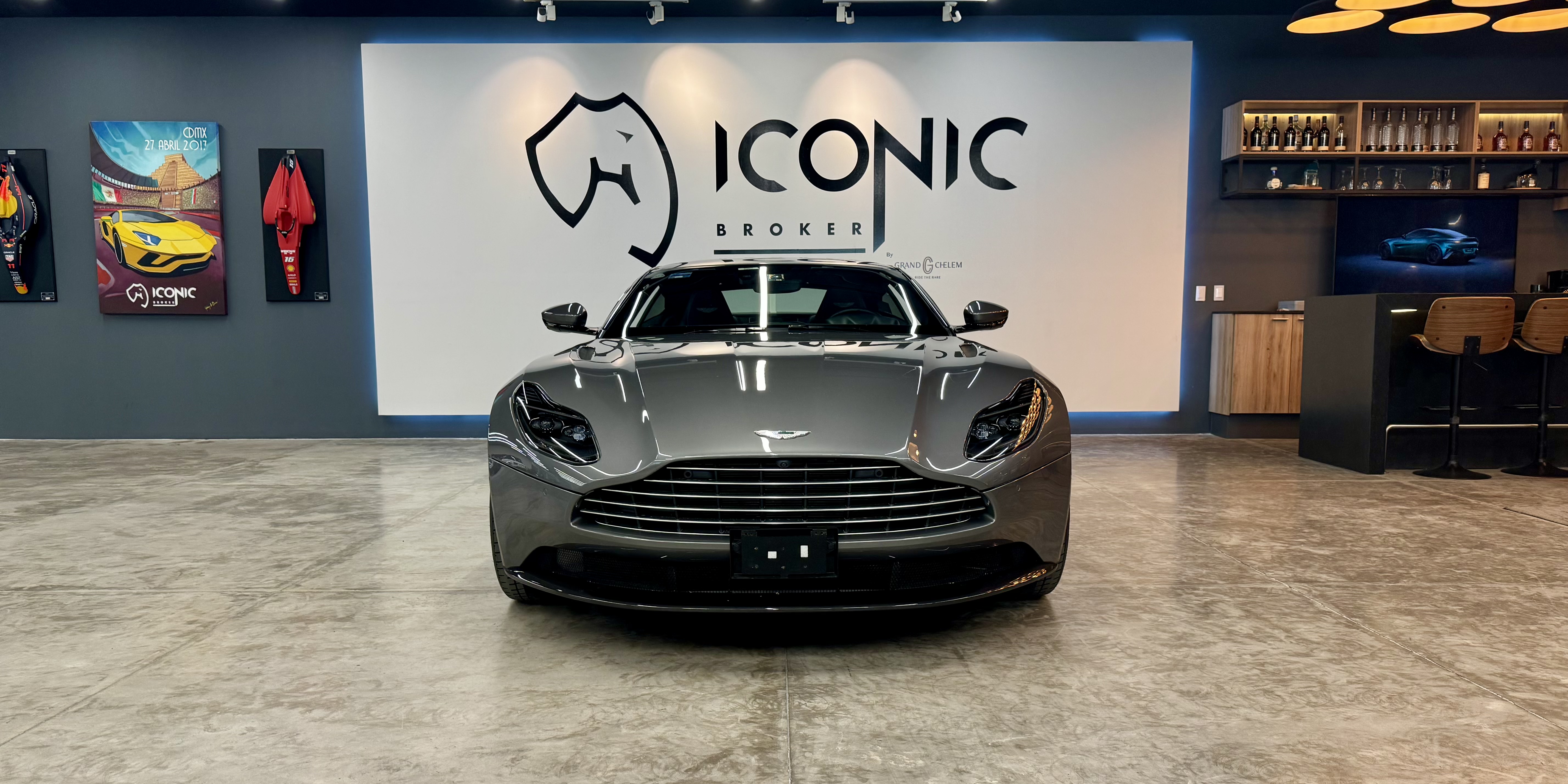 Aston Martin DB11 V8