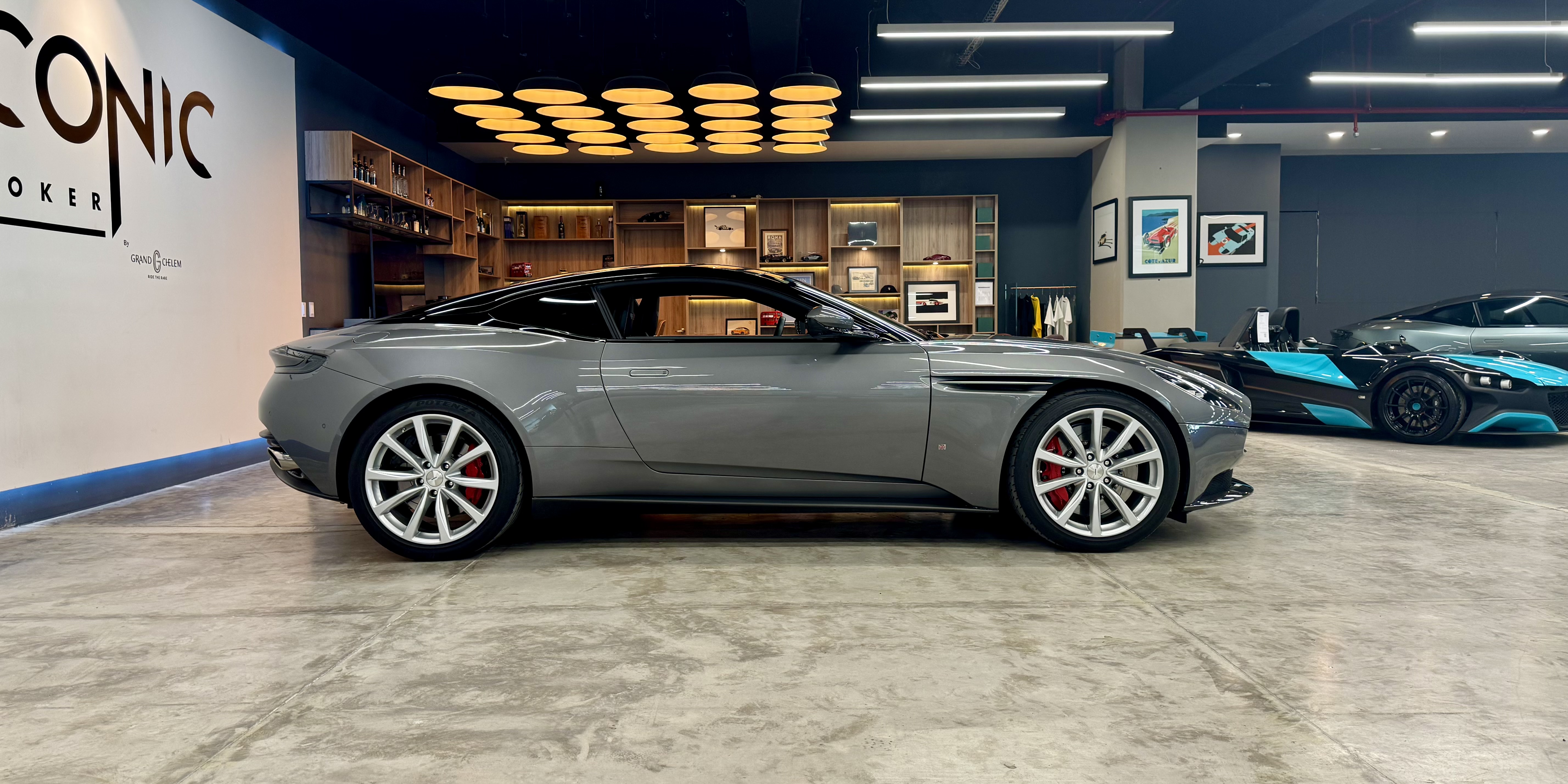 Aston Martin DB11 V8