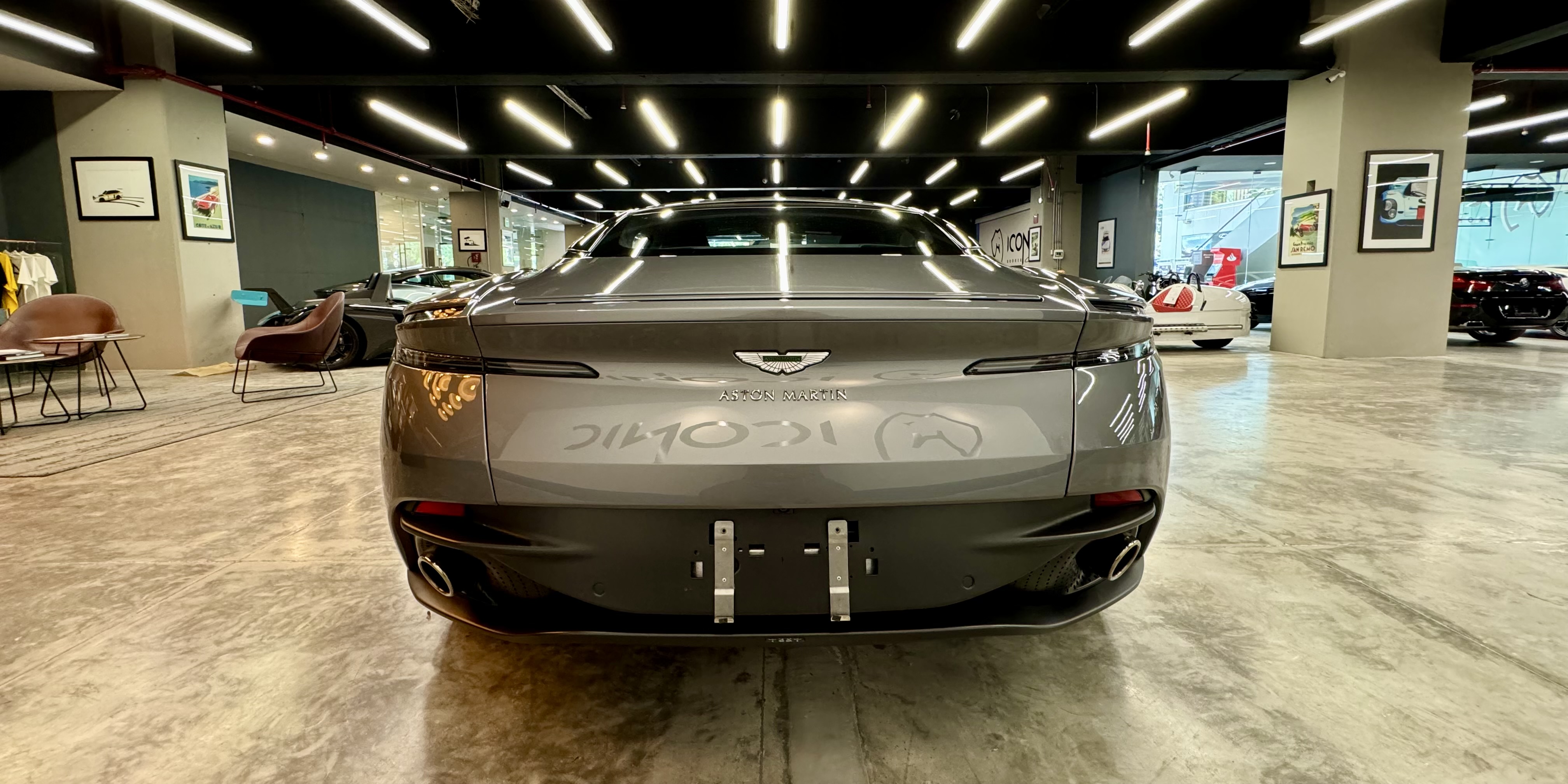 Aston Martin DB11 V8